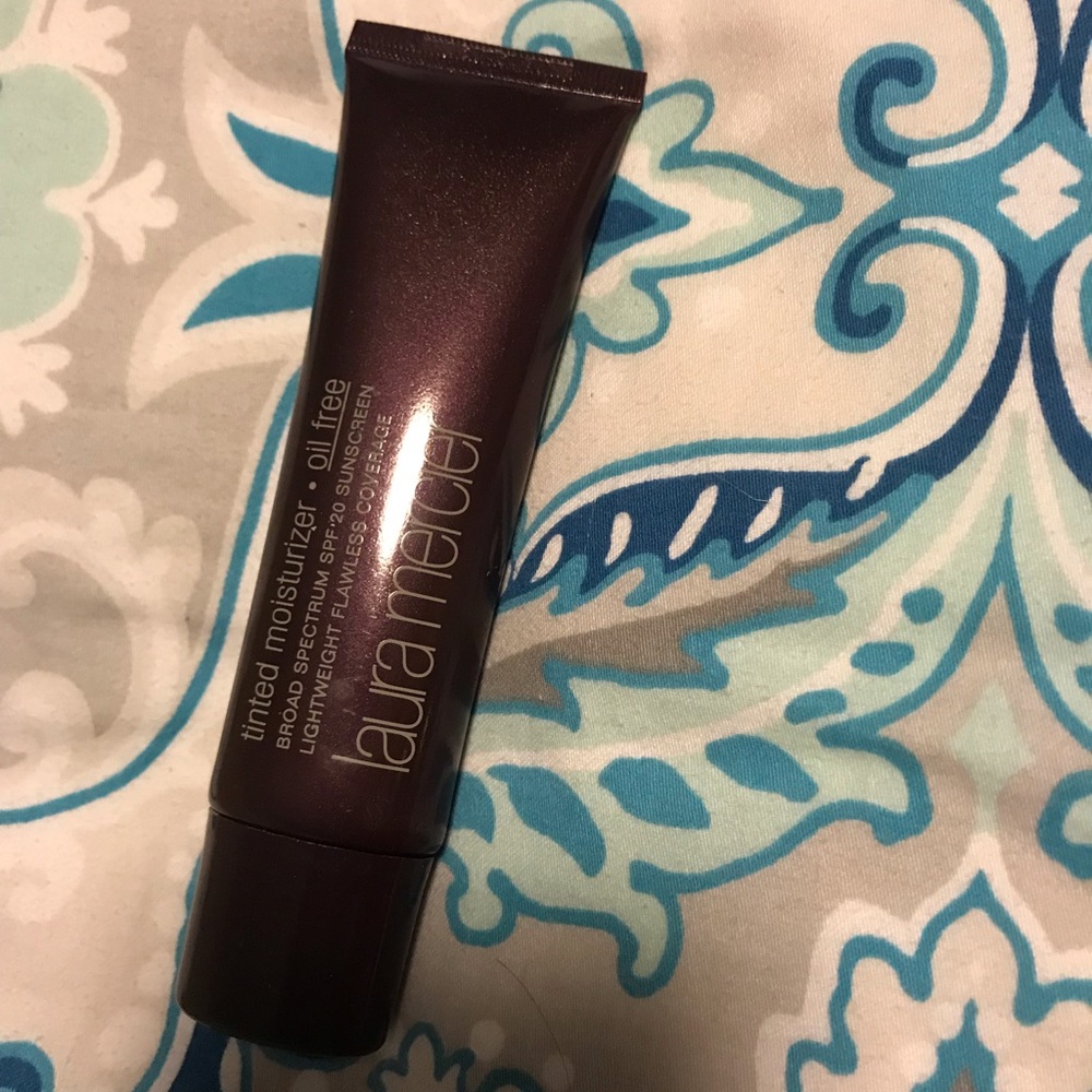 Laura mercies oil free tinted moisturizer